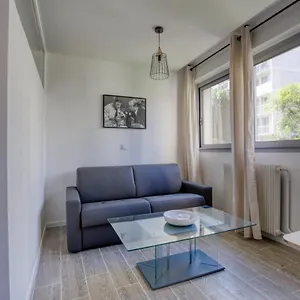 Appartement Charming In The Heart Of The 19th, Paris